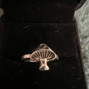Women’s Stainless Steel Silver Ring Size 7 thumbnail 2