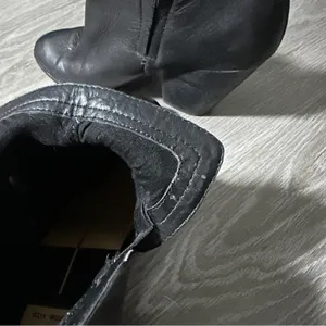 Dolce Vita DV Black‎ Leather Side Zip Block Heeled Booties Size 9 thumbnail 7