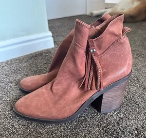 Lucky Brand Rust Brown Suede Tassel Ankle Boots thumbnail 1