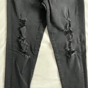 KanCan black distressed skinny jeans (26) thumbnail 4