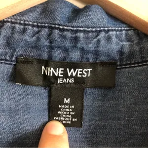 Nine West Jeans Chambray Soft Denim Cap Tie Collar Western Blouse Top Medium thumbnail 4