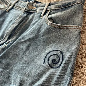 NWOT Hollister ultra high-rise dad jeans thumbnail 3