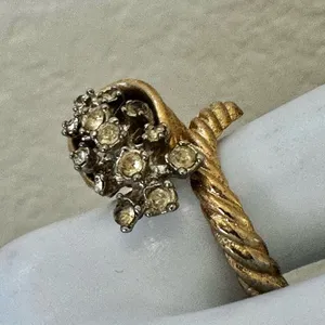 Vintage Gold Tone Cluster Ring with Clear Rhinestones thumbnail 3