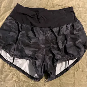 Camo Women's Athletic Shorts Black Size L thumbnail 1