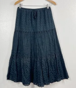 St. John's Bay Vintage Tiered‎ Eyelet Midi Skirt Women's PS Petite Washed Black thumbnail 1