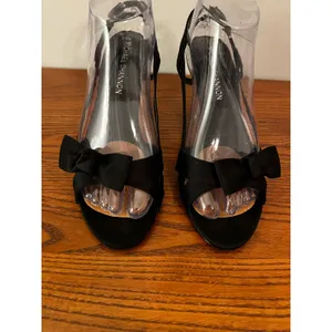 Michael Shannon black sling back heels with bow accent Size 8 thumbnail 2