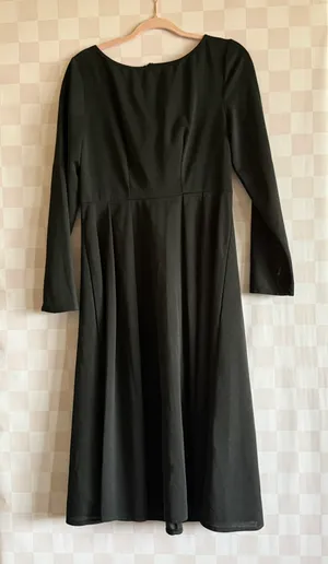 Black Dress thumbnail 1