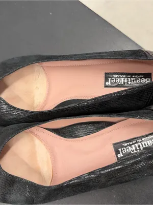 BeautiFeel Black Cap-Toe Textured Ballet Flats thumbnail 3