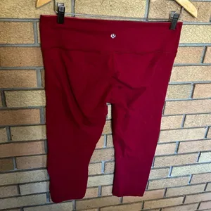 Lululemon Red & Pink Capri Cropped Legging Tight Size 10 thumbnail 2