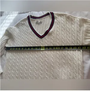 Hollister Women’s Classic White Cable Knit Swearter thumbnail 8