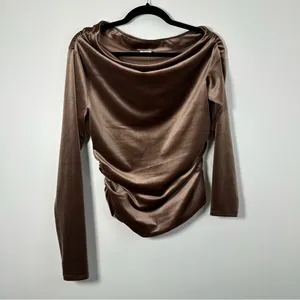 Abercrombie & Fitch Women’s Brown Velvet Off Shoulder Asymmetrical Blouse NWT thumbnail 2