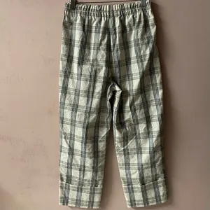 Cream Plaid Cuffed Hem Pants 26" Waist EUC thumbnail 4