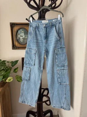 Aritzia Denim Forum '90S MILLIE HI-RISE CARGO JEANS thumbnail 1