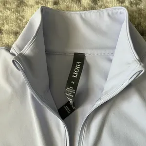 Vuori Studio Half Zip in Peri thumbnail 3