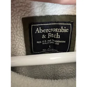 Abercrombie & Fitch Wm LG White Sherpa Green Colorblock Half Button Jacket thumbnail 3