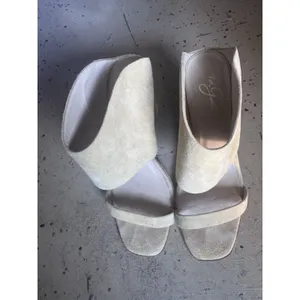 Sz 8 38.5 42 GOLD Linx Leather Heels for Women Offers Suede Leather Lining thumbnail 3