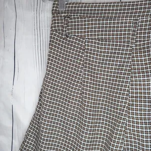 Cider Houndstooth Pleated High Waisted Shorts thumbnail 6
