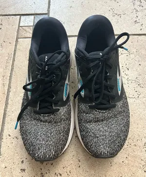 Like New Brooks women ranger 2 sneakers size 7.5 thumbnail 1