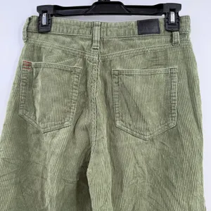 BDG Urban Outfitters Mom High Rise Corduroy Pants Green Size 26 thumbnail 2