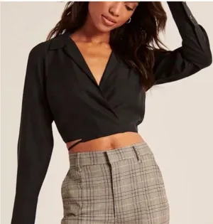 Abercrombie & Fitch Cropped Tie Waist Button Down thumbnail 2