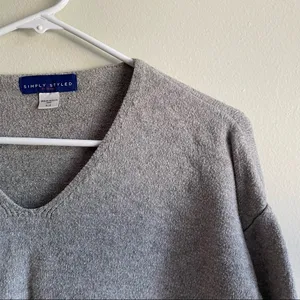 3/ $25 S- Simply Styled Gray Long Sleeved‎ Women’s V-Neck Chunky Thick Sweater thumbnail 2