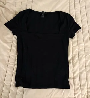 Forever 21 Black Square Neck Short Sleeve Tee thumbnail 1