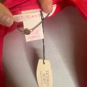 Victorias Secret Red Satin Robe Medium/ Large NWT thumbnail 4