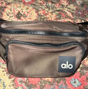 NWOT Alo explorer Fanny pack thumbnail 2