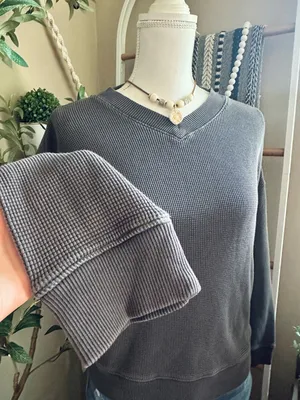 Madewell Gray Boxy Waffle Knit V-Neck Boxy Sweatshirt Tee Small thumbnail 4