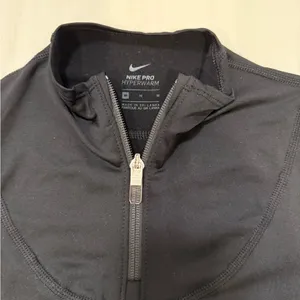 Barry’s Nike Women's Black and Gray Zip-Up Sweatshirt thumbnail 2