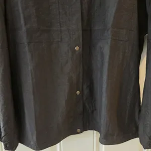 Athleta Button Front Nylon Shirt Black Women’s Medium Oversized Lightweight NWOT thumbnail 5