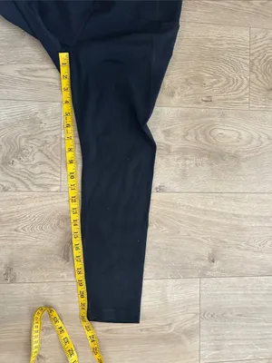 Crz yoga Butterluxe Pocket Legging 21” Black Capri, Size Medium, NWT thumbnail 7