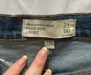 Abercrombie Curve Love High Rise Shorts thumbnail 3
