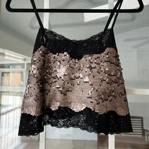 Express black lace gold sequin cropped cami top thumbnail 8