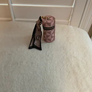 Key fob with little bag attached Pink thumbnail 2