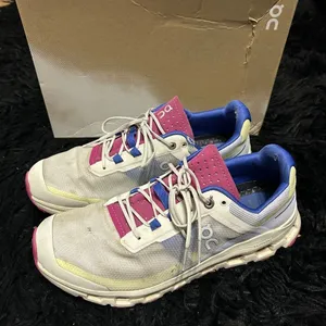 ON CLOUDVISTA multicolored lace up shoes sneakers women’s 9.5 Preowned thumbnail 6