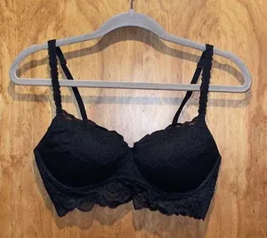 PINK vs Bra thumbnail 1
