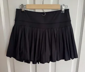 Gold Hinge Pleated Black Skirt 15" thumbnail 1