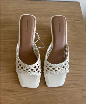 White Woven Wedge Sandals Size 8 thumbnail 4