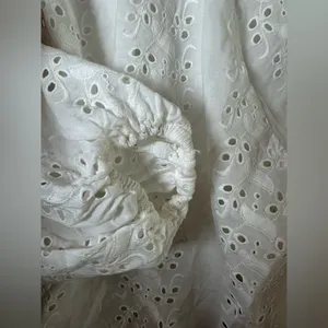 Urban Outfitters White Eyelet Button-Back Blouse Size‎ XS thumbnail 9