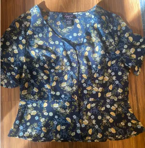 Navy Blue Floral Blouse Size L thumbnail 1
