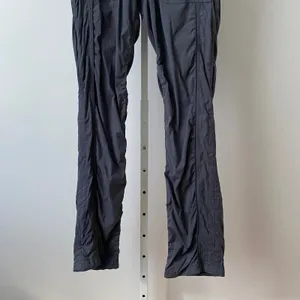 Lululemon Size 6 Charcoal Grey Studio Pant Ruched Leg Cargo Athletic Trousers thumbnail 3