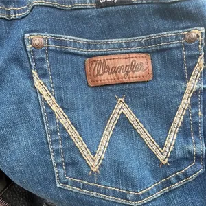 WRANGLER RETRO® MAE MID RISE BOOTCUT JEAN in Vivianna 11x30 thumbnail 11
