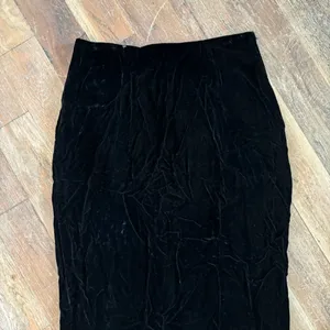 Vintage Scott Mcintosh Black Velvet Rhinestone Bow Midi Skirt thumbnail 7