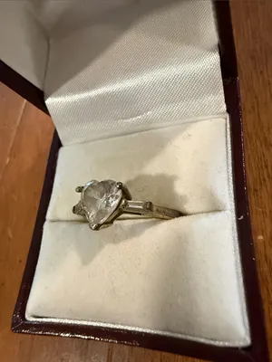 Vintage White Heart-Cut Crystal Ring - Women's Jewelry Size 5 thumbnail 3