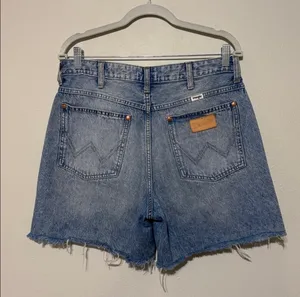 Wrangler Women's Mid-Length Denim Cowboy Short thumbnail 5