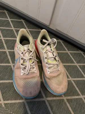 Nike Women’s Shoes thumbnail 2