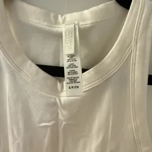 NWOT Skims Tank thumbnail 4