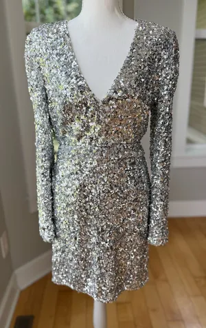 Lulu's Silver Sequin V-Neck Long Sleeve Mini Homecoming Dress Size Medium thumbnail 1