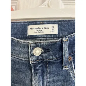 Abercrombie & Fitch The Flare Ultra High Rise Jeans Size 28 6S Whiskering thumbnail 3